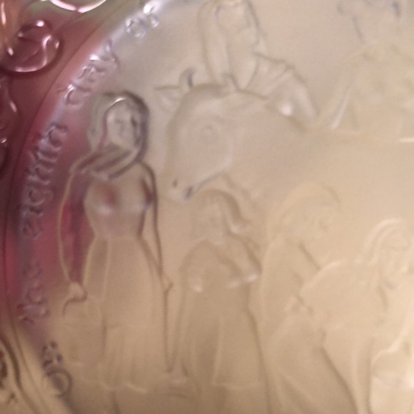 Imperial Glass Corporation, Bellaire,Ohio glass plate “8 Maids A-Milking” - Picture 5 of 16